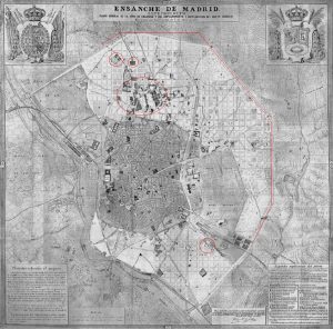 El Plan de Ensanche de Madrid del siglo XIX, popularmente "Plan Castro". En línea roja hemos señalado, por un lado, la línea del "Foso del Ensanche", que limitaría el "Ensanche" de la ciudad del "Extrarradio", y por otro lado, los elementos ya construidos que obstaculizarían el trazado reticular de las calles a construir (Cementerios, depósitos de agua, etc...)