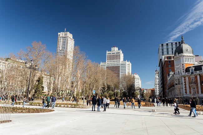 Vista general de la plaza de España desde su ámbito meridional.