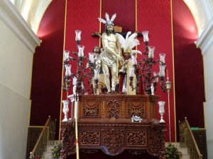 Foto 2: Cristo sufriendo los azotes atado a la columna.