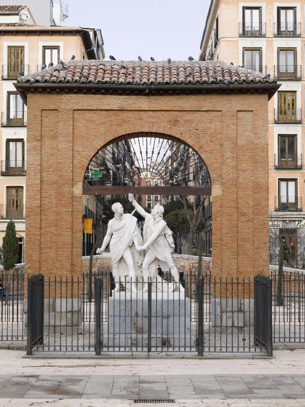 Daoíz y Velarde y Arco de Monteleón